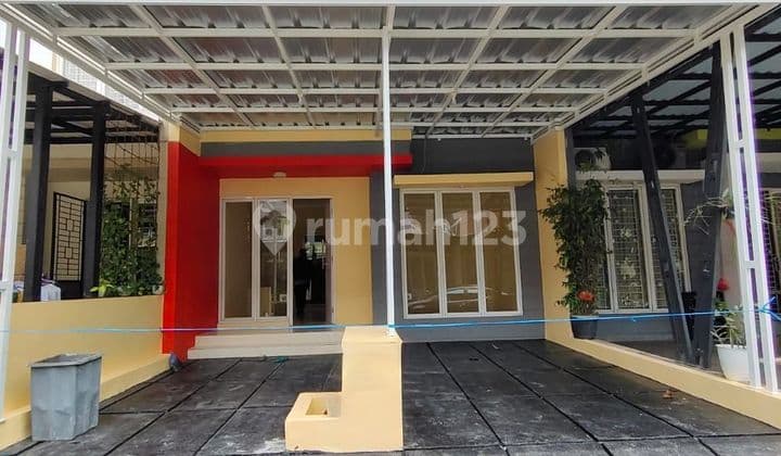 Rumah Baru 2 lantai belum pernah ditempati sudah direnovasi dan siap huni