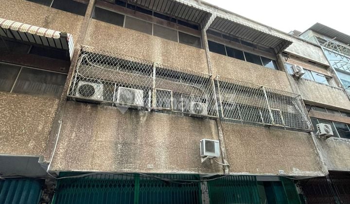 Tandem Shophouse (10 meters wide, already combined into one) 4 Floors in Soka Bandengan Complex, Suitable for Home Industry Business, Online Shop, Warehouse, or Residential House