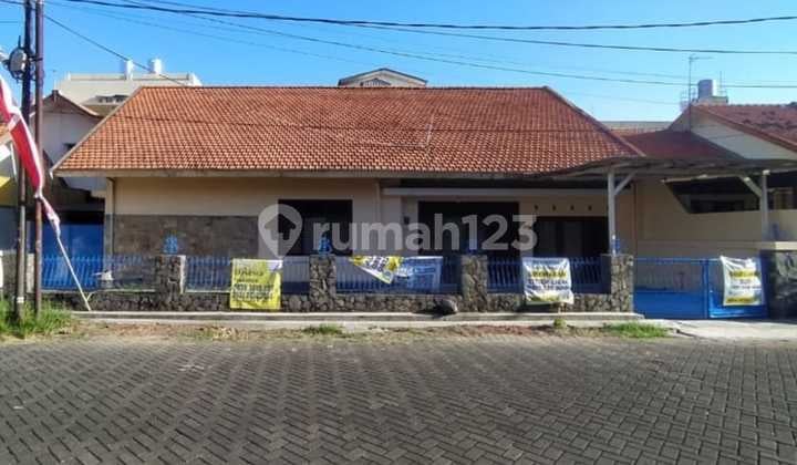 Dijual Rumah+ Gudang untuk usaha di Ngagel jaya selatan