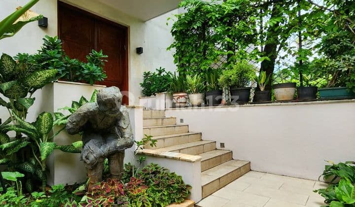 Nice Unfurnished Rental House with SHM, Kebayoran Baru, South Jakarta