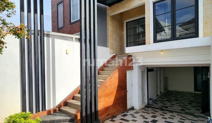 Rumah, 2 Lantai, SHM, di Bintaro