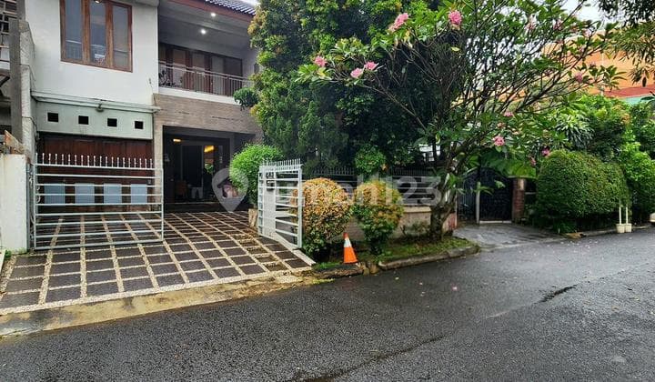 Well-Maintained Ready-to-Occupy Modern Design House in Pondok Indah