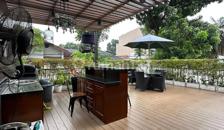 2-Story Nice Unfurnished SHM House in Kebayoran Baru Senopati Area, South Jakarta