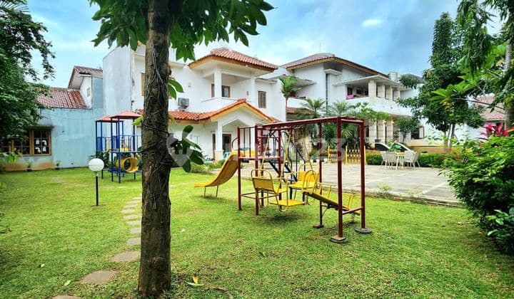 Rumah di Cilandak Halaman Luas