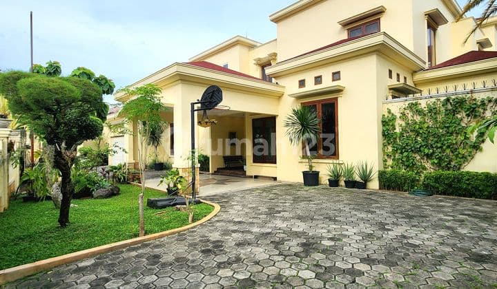 Rumah 2 Lantai Bagus Semi Furnished SHM di Taman Radio Dalam Kebayoran Baru, Jakarta Selatan