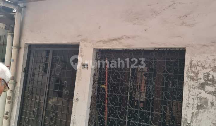 House in Gunung Sahari Dalam