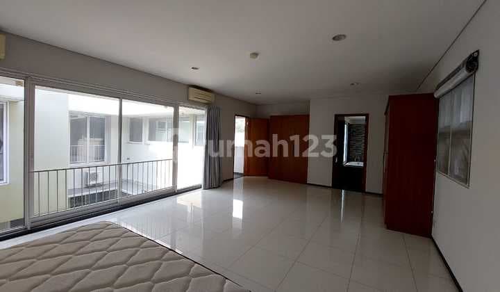 Disewakan Rumah 4 Kamar Tidur di Kuningan, Jakarta Selatan