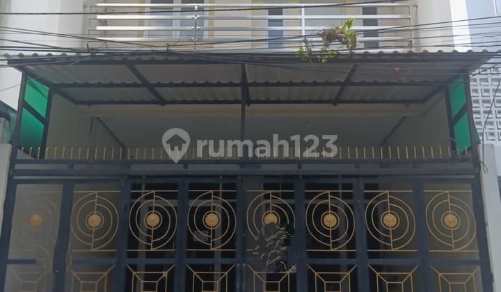 FOR RENT: Minimalist House on Main Road, Suitable for Business, Kelapa Gading, North Jakarta
