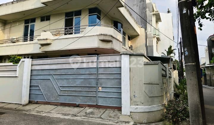 Dijual Rumah Hook 2Lantai di Sunter Tinggi Dari Jalan