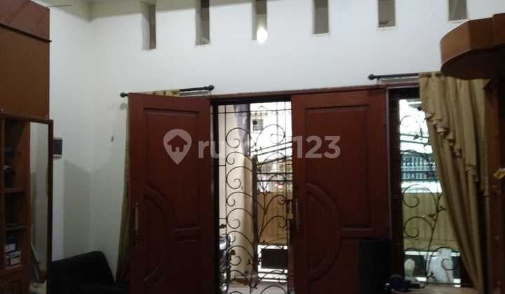 Dijual Rumah 3Lantai di Tanjungduren Dalam Siaphuni