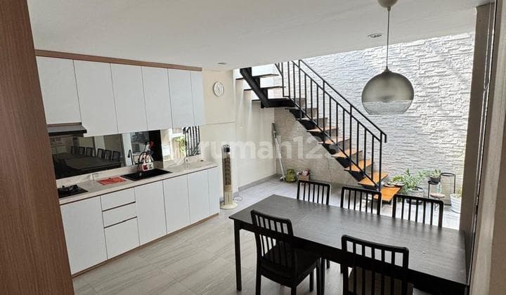 Dijual Runah 2½Lantai di Taman Pegangsaan Indah Siaphuni