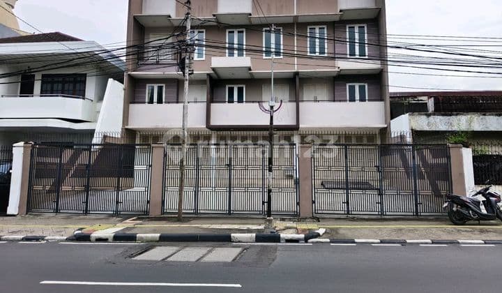 Dijual Ruko Baru 3.5Lantai di Jatinegara Strategis