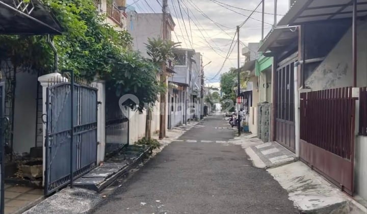 Dijual Rumah 2.5 Lantai di Duren Sawit
