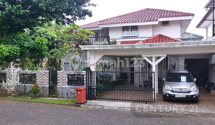 Rumah Luas Teduh Banyak Natural Lighting Di Danau Bogor Raya