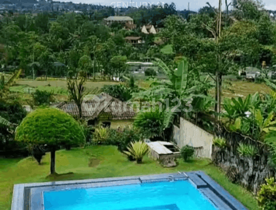 Villa Plus Kolam Renang di Jl Jogjogan Cisarua Bogor