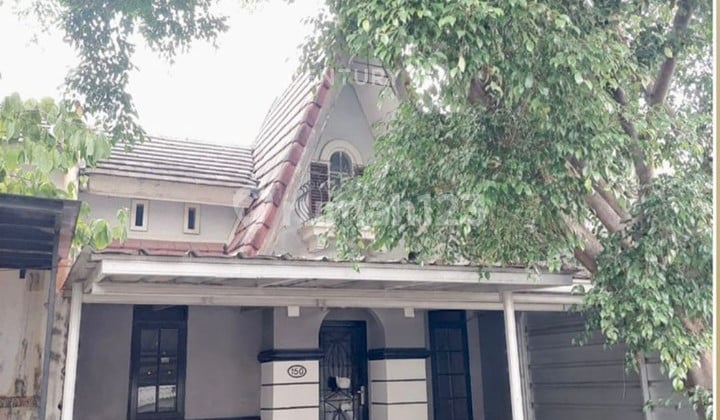 Rumah Strategis di Taman Victoria Sentul City