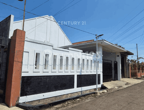 Rumah Strategis Dekat Sekolah Di Jl Tunas Tanah Sareal Bogor