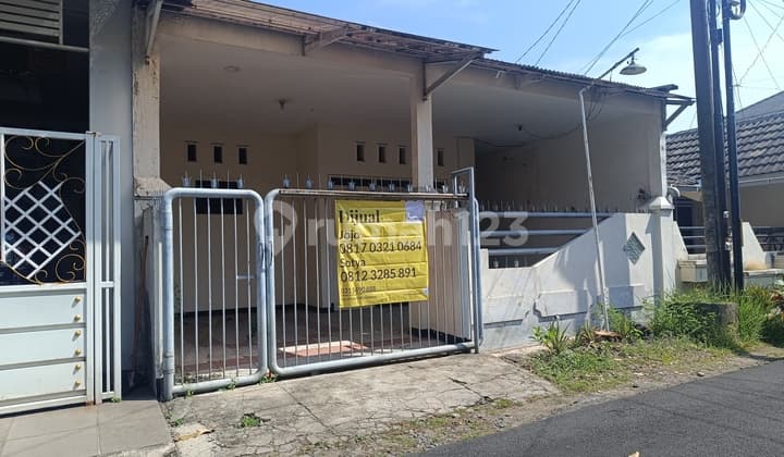 For Sale Simple Minimalist Strategic House in Taman Pondok Jati Taman Sidoarjo