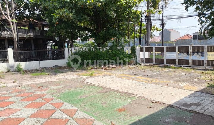 For Rent Ex-Cafe in Ketintang near Al-Hikmah School