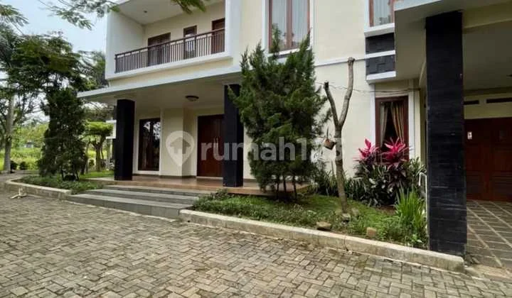 Jual Bu Rumah Mewah Gaya Villa Lokasi Gadog Bogor