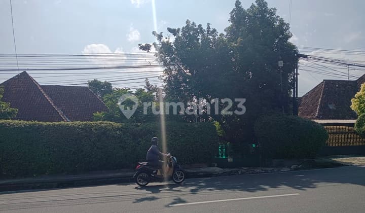 Rumah Strategis Pinggir Jalan Pahlawan Bogor Selatan