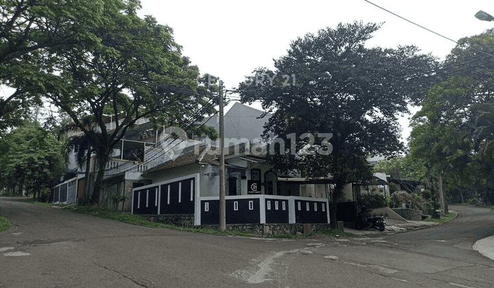 Rumah Hook Di Perumahan Sentul City Cluster Taman Legian