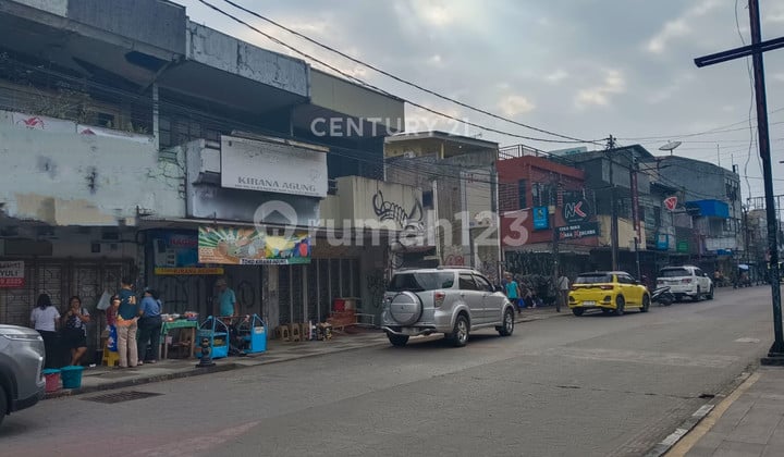 Strategic Culinary Area House on Jl Surya Kencana, Bogor City