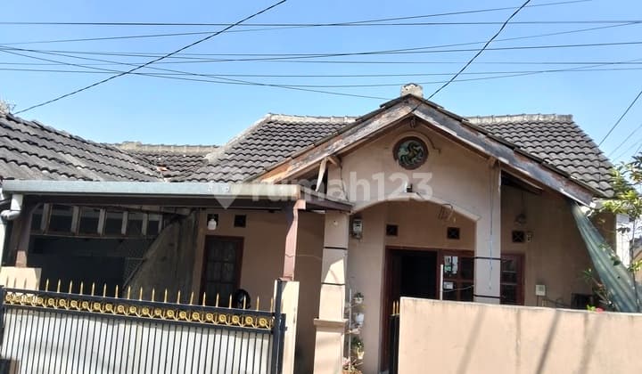 Rumah,Di Taman Cibaduyut Indah Air Sible Hadap Timur