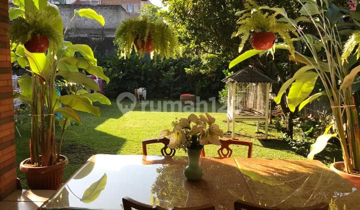 Rumah di Sarijadi Yg Asri dan Cantik