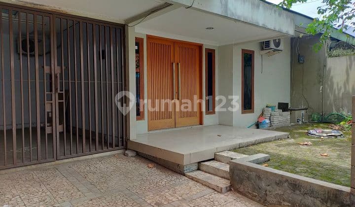 Rumah di Sumbersari Lokasi Depan dan Tenang