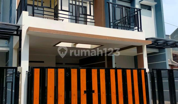 Rumah di Cijagra dengan Kamar Utama Besarplus Kamar Mandi Dalam
