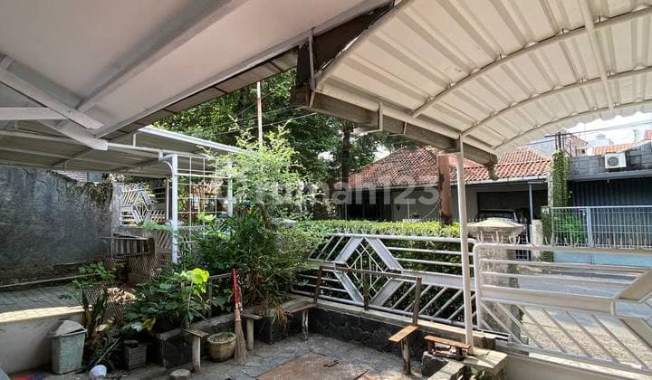 Strategis Rumah Terawat Tengah Kota Kancra Burangrang Bandung