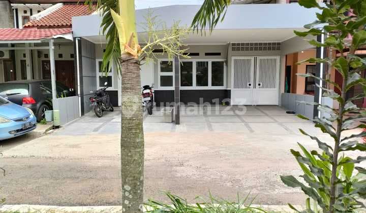 Strategis Rumah Depan Taman di Komplek Palem Permai Dekat Exit Tol Buah Batu 