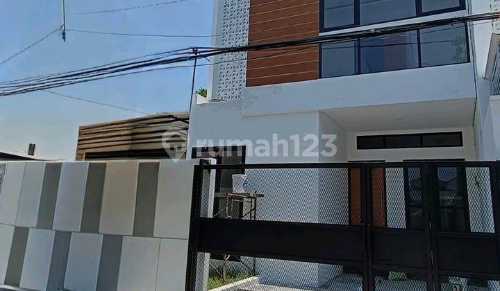 For Sale New House Gading Pantai Lebar 9 Meters Near Raya Kenjeran