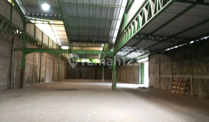 Disewakan Gudang Margomulyo 930 M2 Lantai Paving Wingbox Kontainer Disewakan Gudang Margomulyo 930 M2 Lantai Paving Wingbox Kontainer