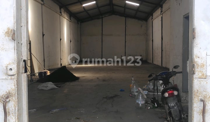 Warehouse for Rent 385 M2 Margomulyo Permai Baru Renovated
