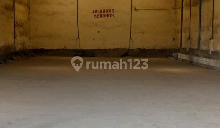 Warehouse for Sale in Osowilangun Romokalisari, Small Area 660M2, West Surabaya.