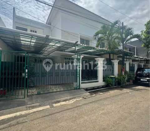 For Sale Second-Hand House Ready to Occupy in Rawamangun, East Jakarta.