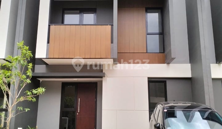 Disewakan Rumah 2 Lantai luas 77m2 di Cluster Regia SCG Summarecon Crown Gading