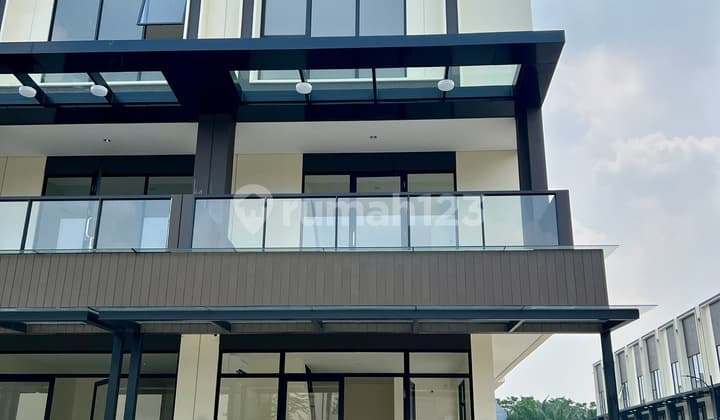 Disewakan Ruko Baru Posisi Hoek Pinggir Jalan Siap Pakai Gading Serpong