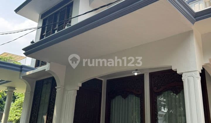 2-Story Hook House Suitable for Office/Business in Bintaro Jaya Sector 6