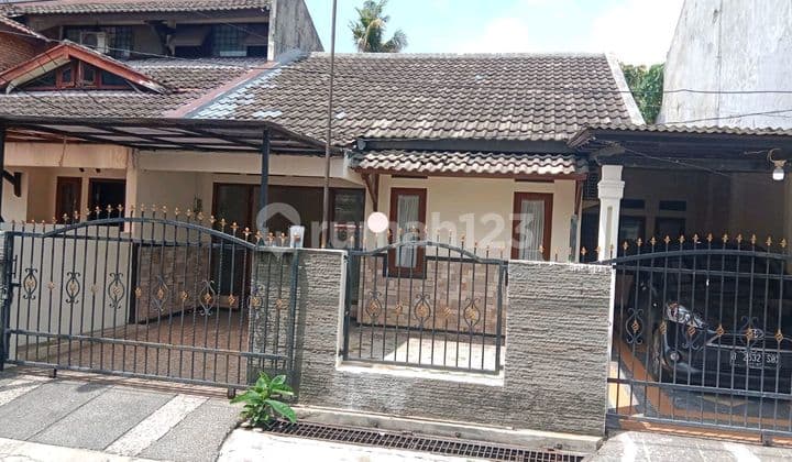Jual Cepat Murah Rumah Bagus Rapi Siap Huni 1 Lantai Halaman Belakang Luas di Kompl. Dpr Bintaro Jaya Sek 2, Tangsel