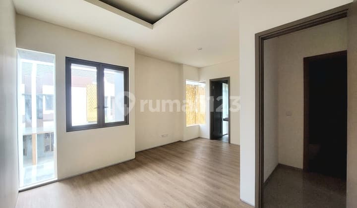 Brand New Rumah Exclusive Puri 11 Heritage Karang Tengah Akses Tol Langsung Min Sewa 2 Tahun