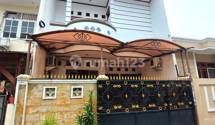 Furnished Ready-to-Occupy House Jl Mangga Duri Kepa 2.5 Floors