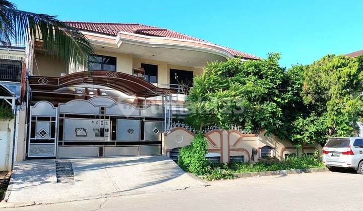 Good Investment Immediate Tenants for 3 Years Luxury Hook House Green Garden