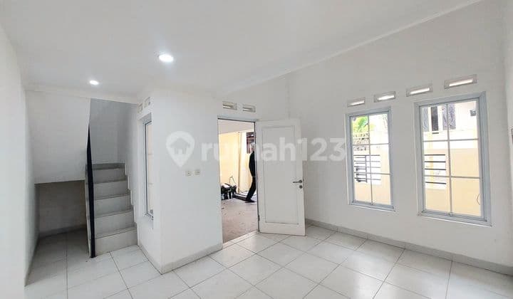 1-Story House in Tanjung Duren Motor Alley