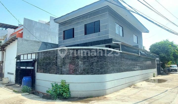 Rumah 2 Lantai Hook di Komplek KFT Cengkareng Lokasi Strategis