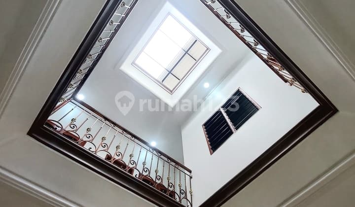 Rumah Cantik Metland Puri Blok F Siap Huni Dekat Danau