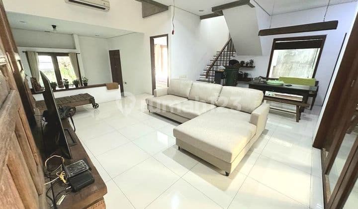 Rumah Tropis Modern Asri di Kav Dki Meruya Siap Huni