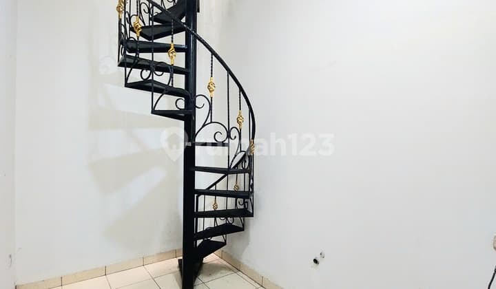 Rumah Cantik Metland Puri Blok F Siap Huni Dekat Danau